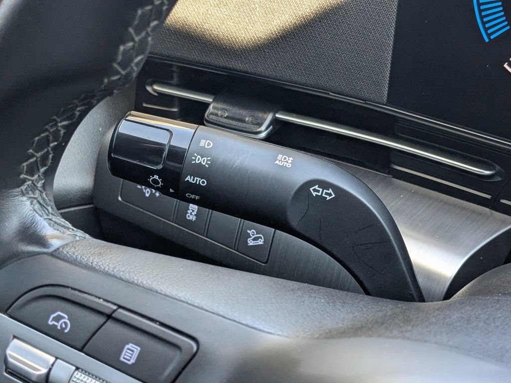 Used 2025 Hyundai Kona SEL image 25