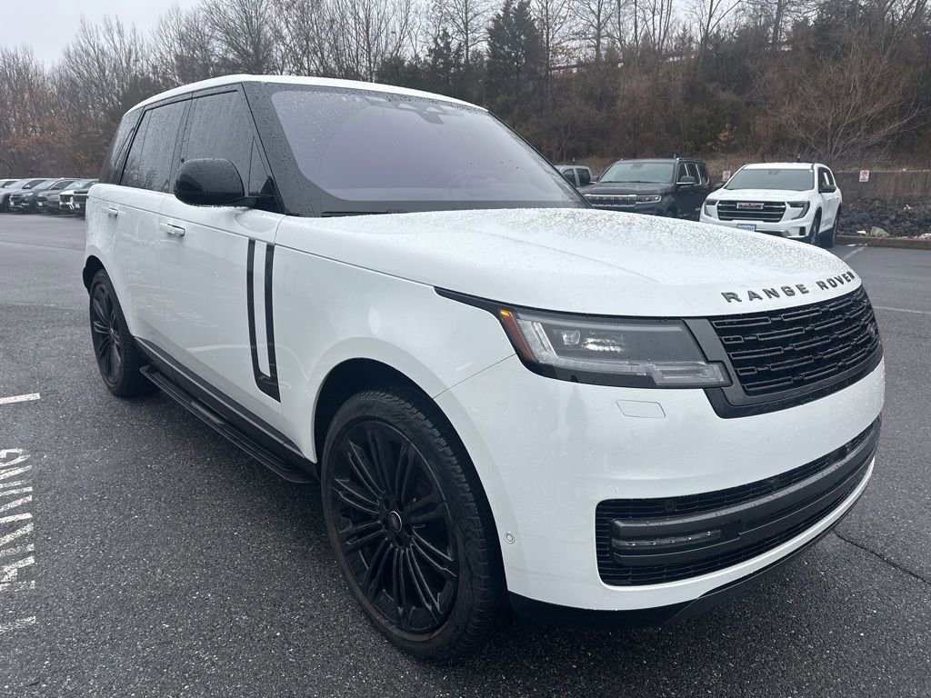 Used 2023 Land Rover Range Rover SE image 3