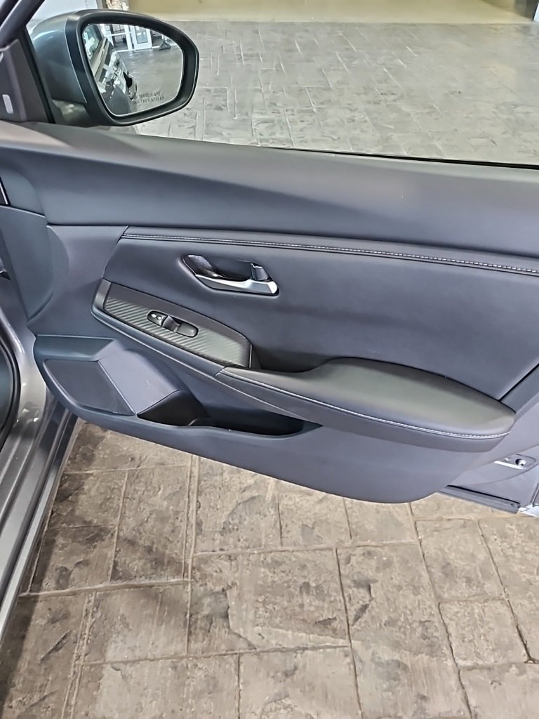 Used 2024 Nissan Sentra SV image 11