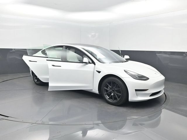 Used 2022 Tesla Model 3 Standard Range RWD image 32