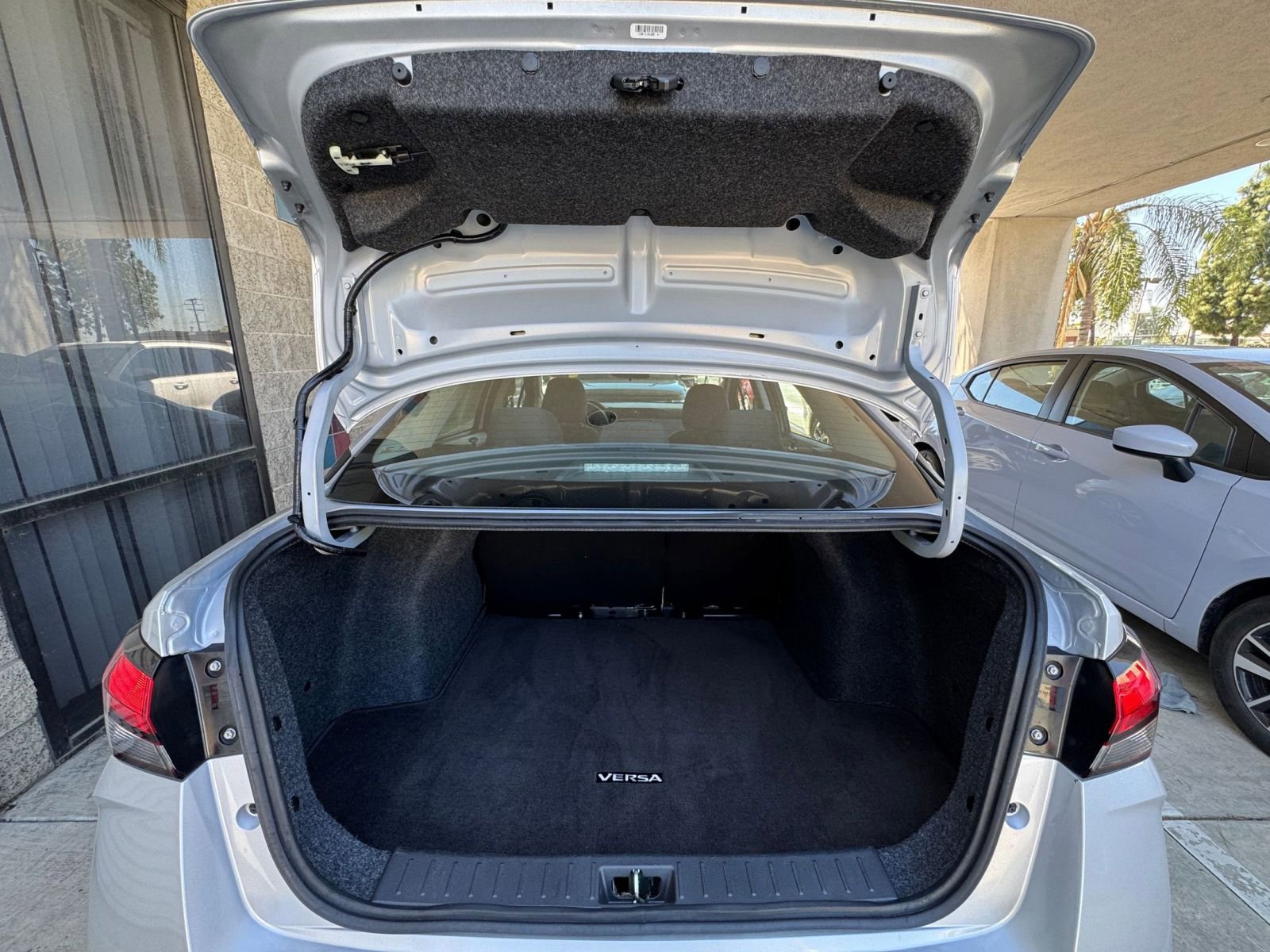 Used 2025 Nissan Versa SV image 30