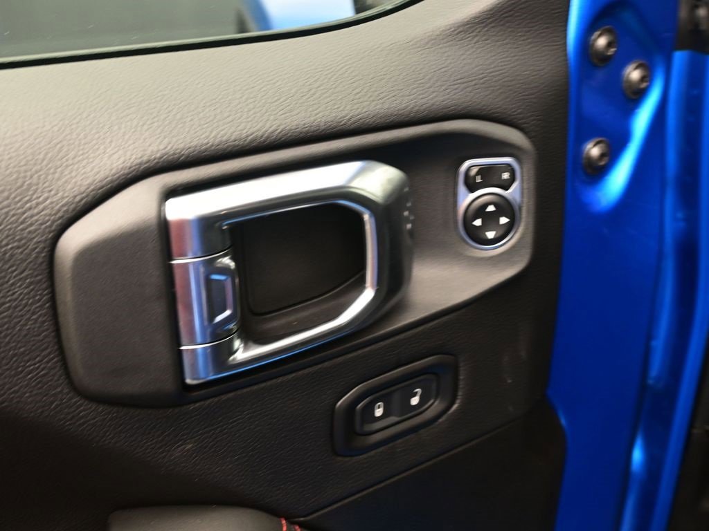 New 2025 Jeep Wrangler Unlimited Rubicon w/ Technology Group image 18