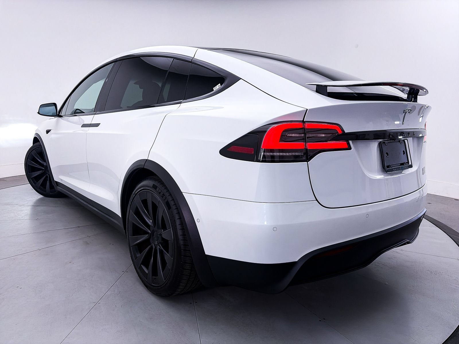 Used 2022 Tesla Model X Plaid AWD/4WD image 2