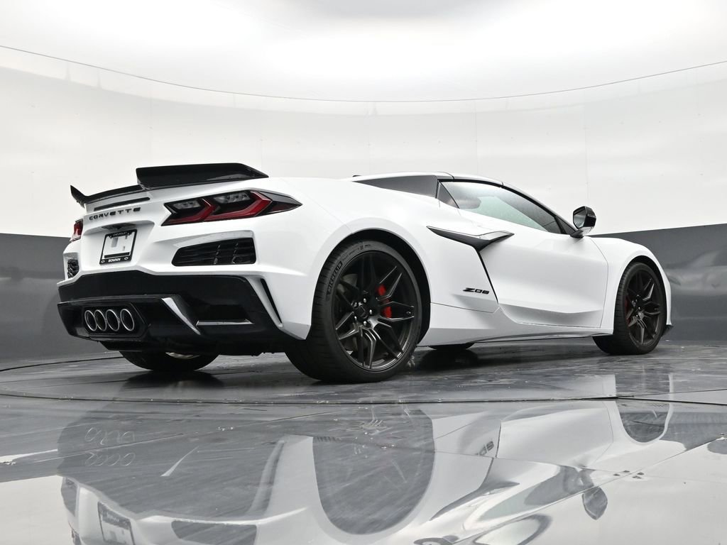 Used 2026 Chevrolet Corvette Z06 RWD image 24