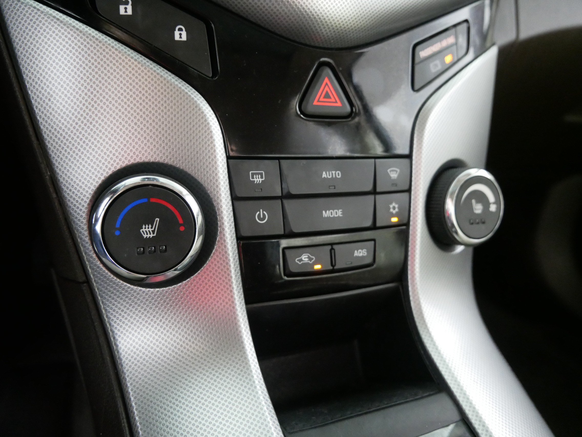 Used 2013 Chevrolet Cruze LTZ FWD image 23