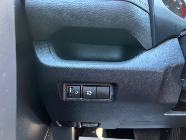Used 2022 Toyota RAV4 LE AWD/4WD image 17