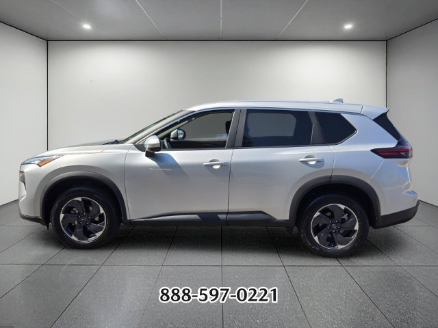 Used 2024 Nissan Rogue SV FWD image 2