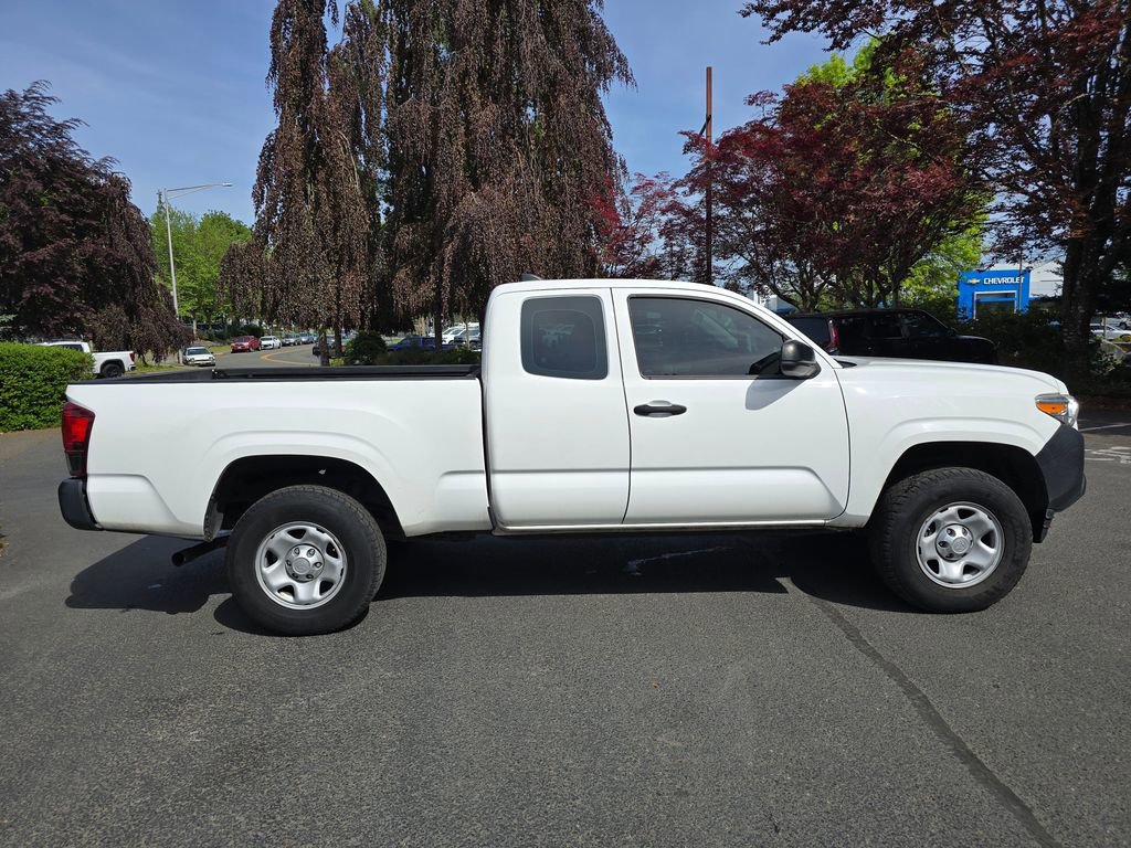 Used 2018 Toyota Tacoma SR RWD image 3