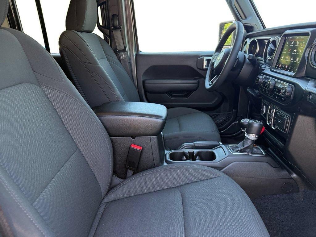 Used 2023 Jeep Gladiator Sport AWD/4WD image 14
