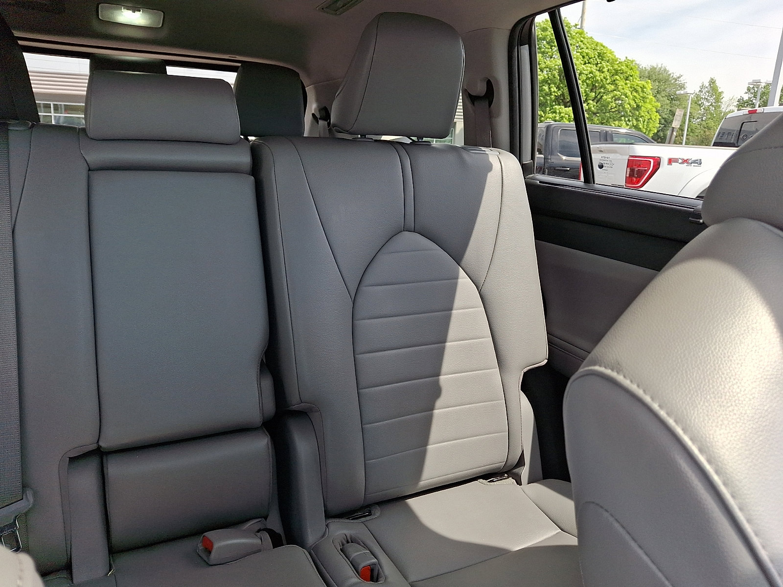 Used 2023 Toyota Highlander XLE FWD image 19