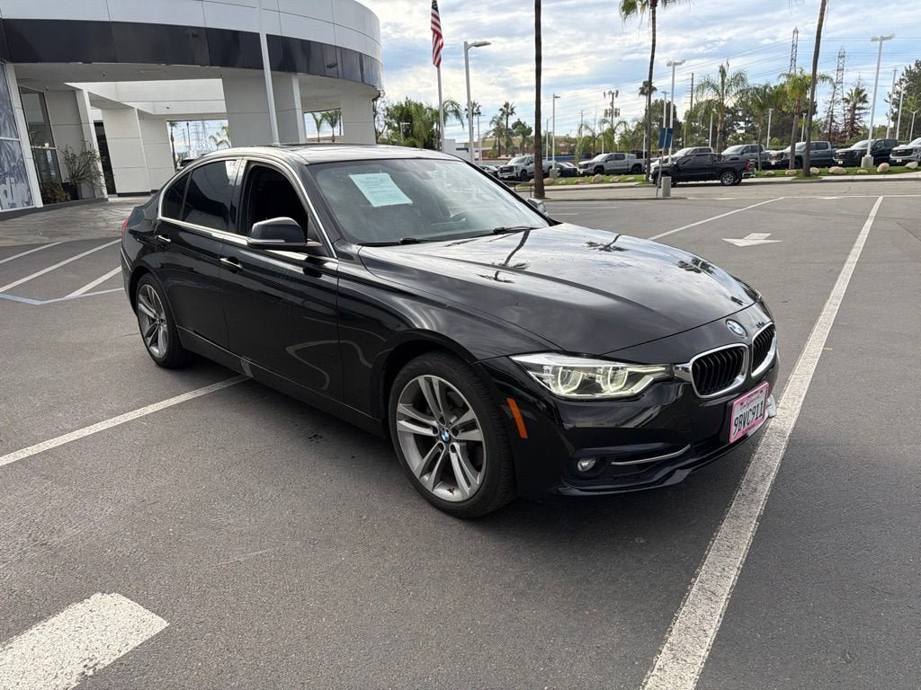 Used 2018 BMW 330i xDrive Sedan AWD/4WD image 3