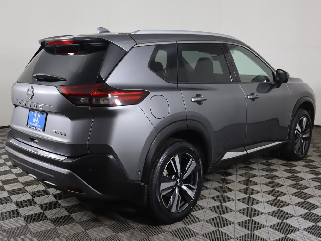 Used 2023 Nissan Rogue SL w/ SL Premium Package image 12