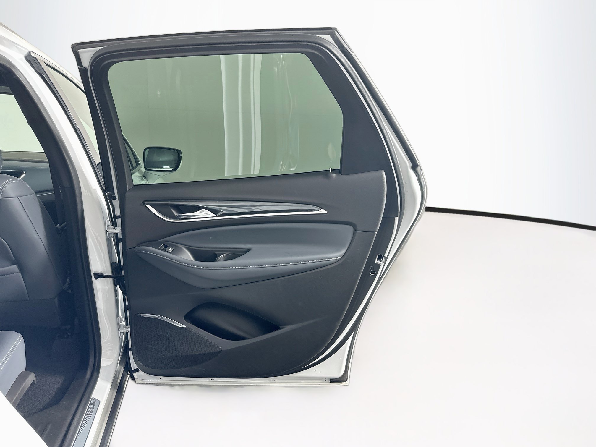 Used 2023 Buick Enclave Essence FWD image 31