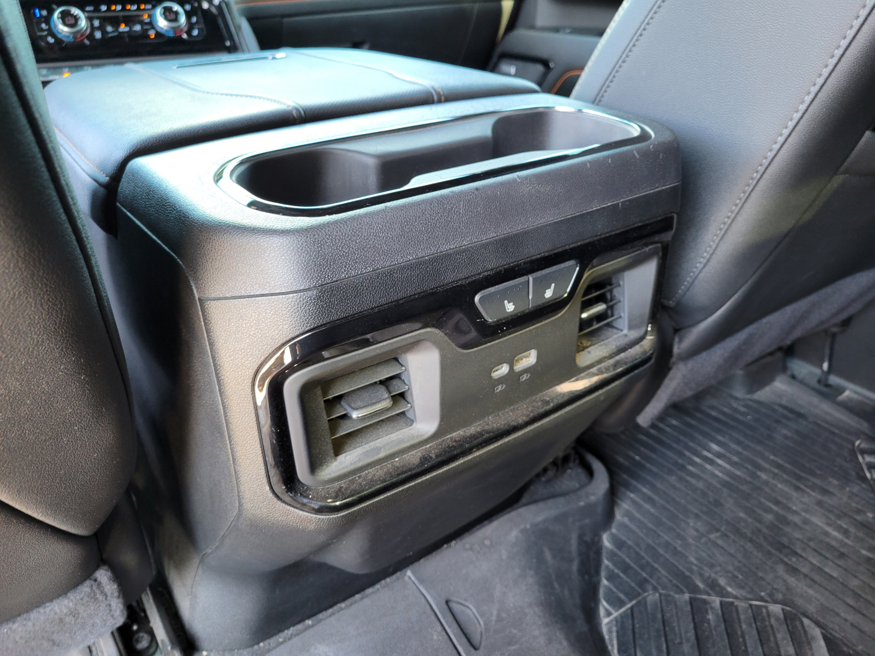 Used 2024 GMC Sierra 3500 AT4 w/ AT4 Premium Plus Package AWD/4WD image 11