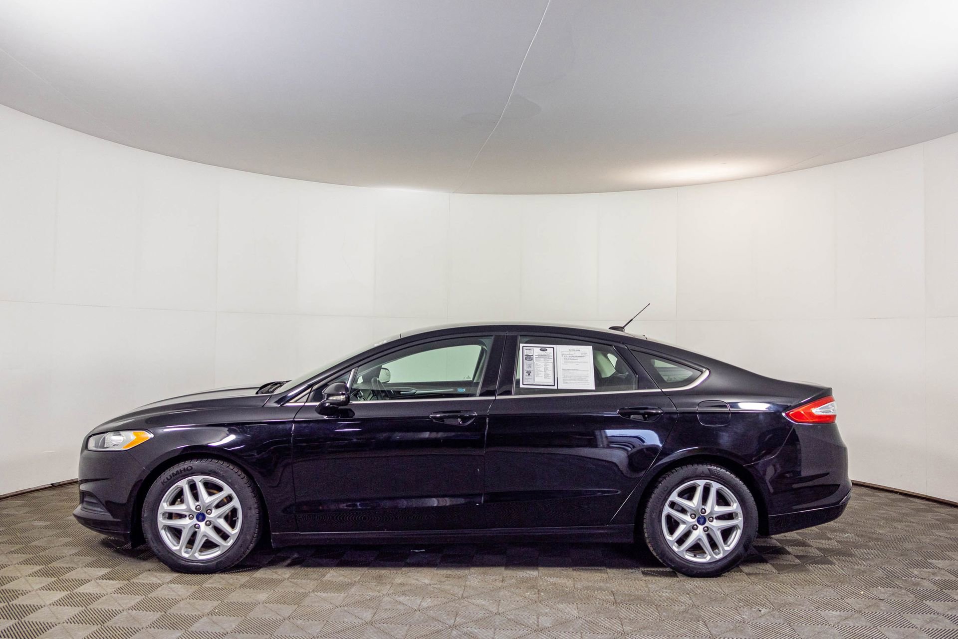 Used 2016 Ford Fusion SE FWD image 17