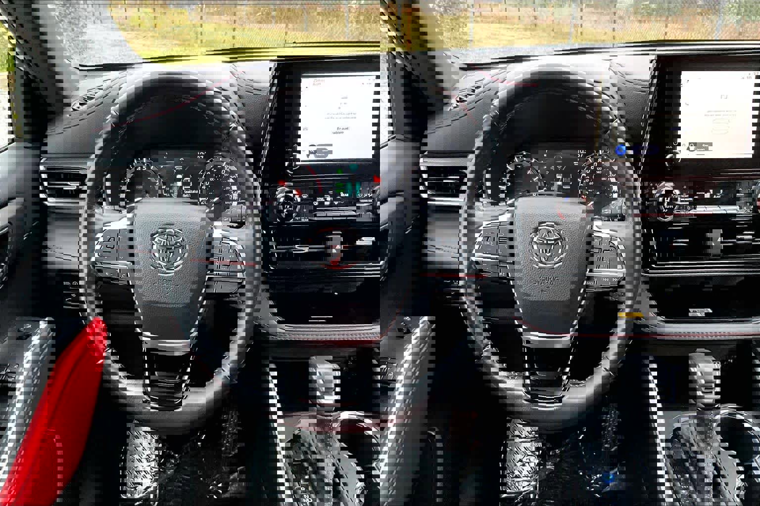 Used 2023 Toyota Highlander XSE image 5