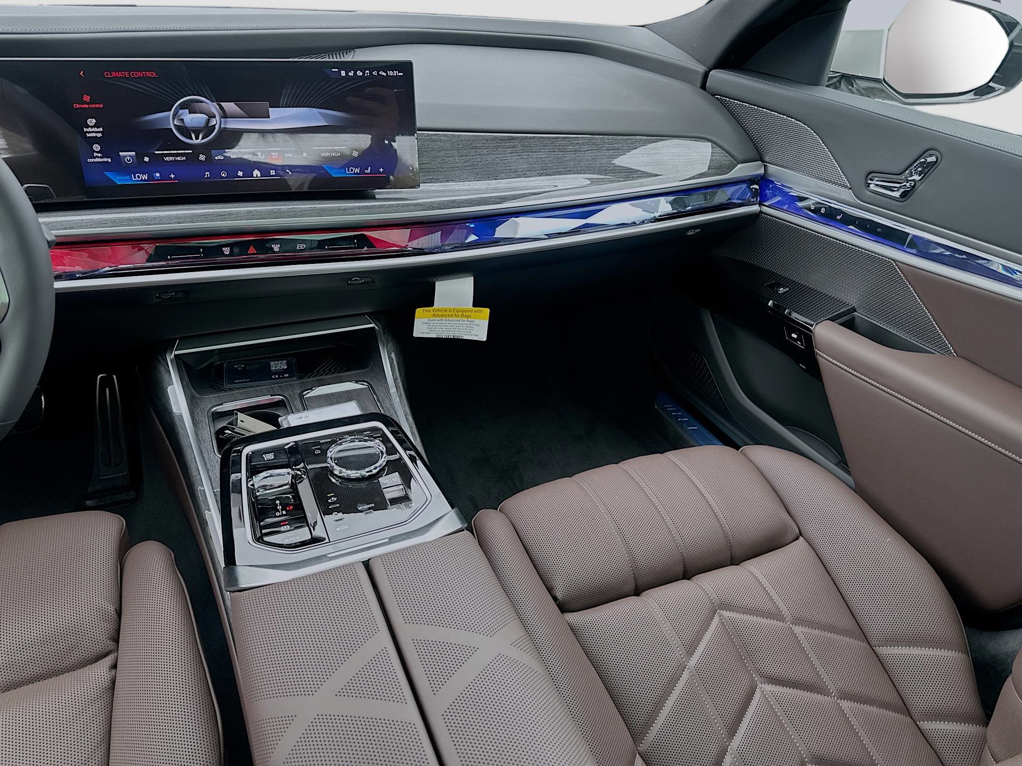 New 2026 BMW 750e xDrive w/ Premium Package AWD/4WD image 18