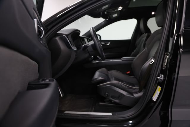 Used 2021 Volvo XC60 T5 R-Design w/ Advanced Package image 16