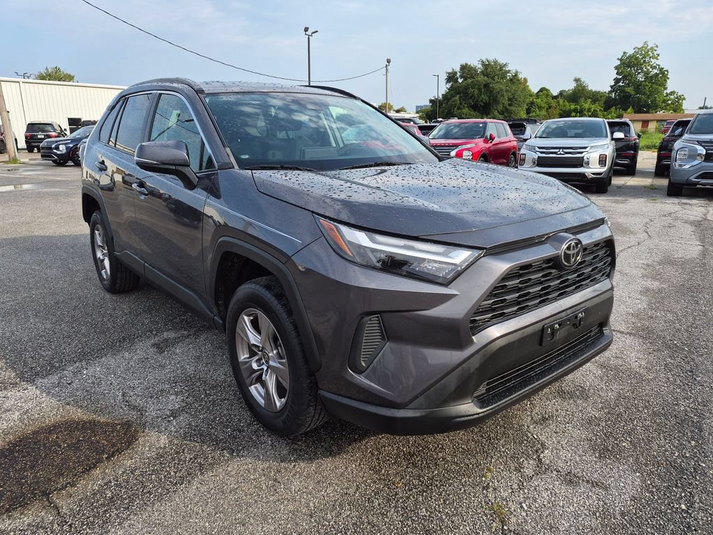 Used 2022 Toyota RAV4 XLE FWD image 3