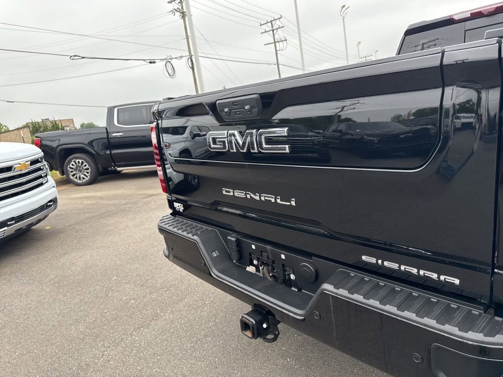 Used 2024 GMC Sierra 3500 Denali Ultimate AWD/4WD image 36