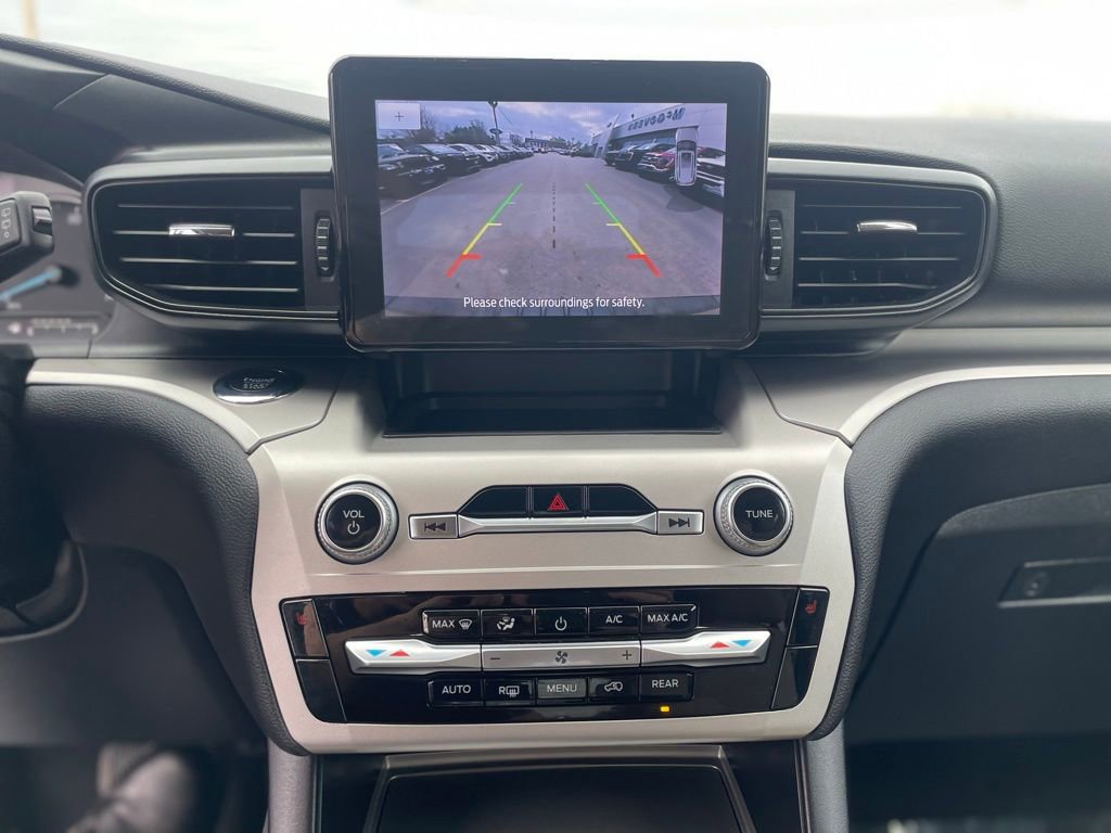 Used 2022 Ford Explorer XLT image 16