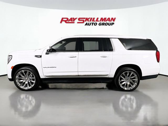 Used 2024 GMC Yukon XL SLT w/ SLT Luxury Package image 4