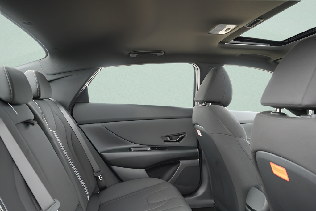 New 2026 Hyundai Elantra SEL Sport FWD image 13