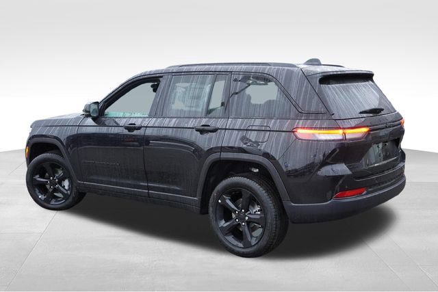 New 2025 Jeep Grand Cherokee Limited w/ Black Appearance Package image 5