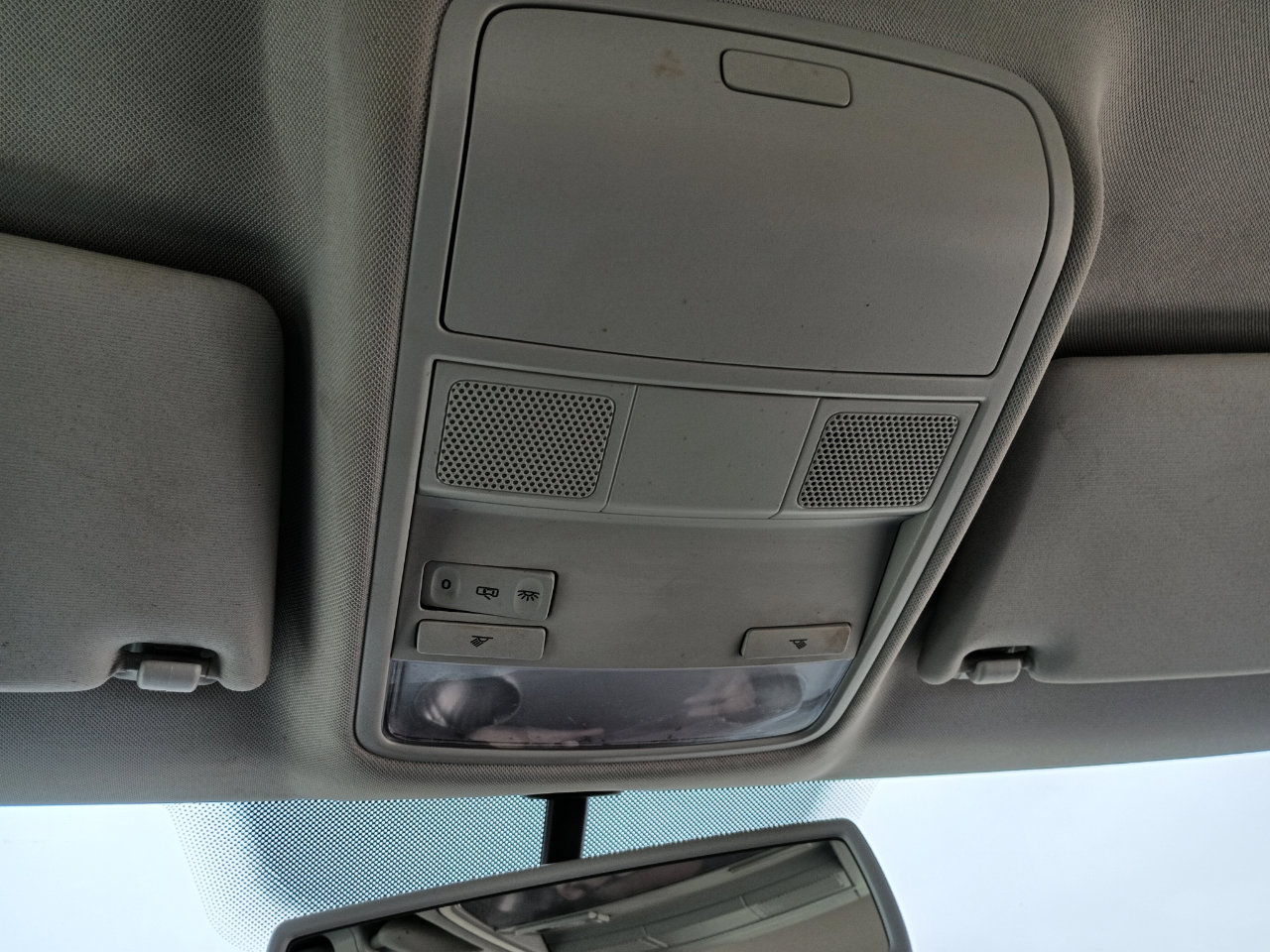 Used 2017 Volkswagen Tiguan S image 35