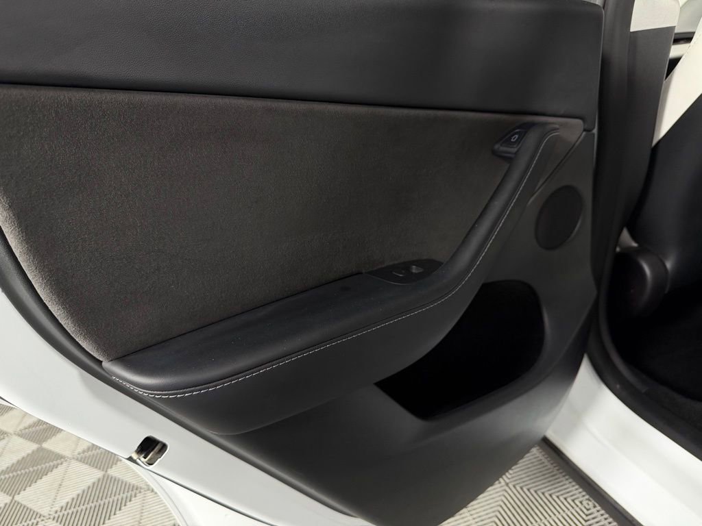 Used 2023 Tesla Model Y Long Range image 27