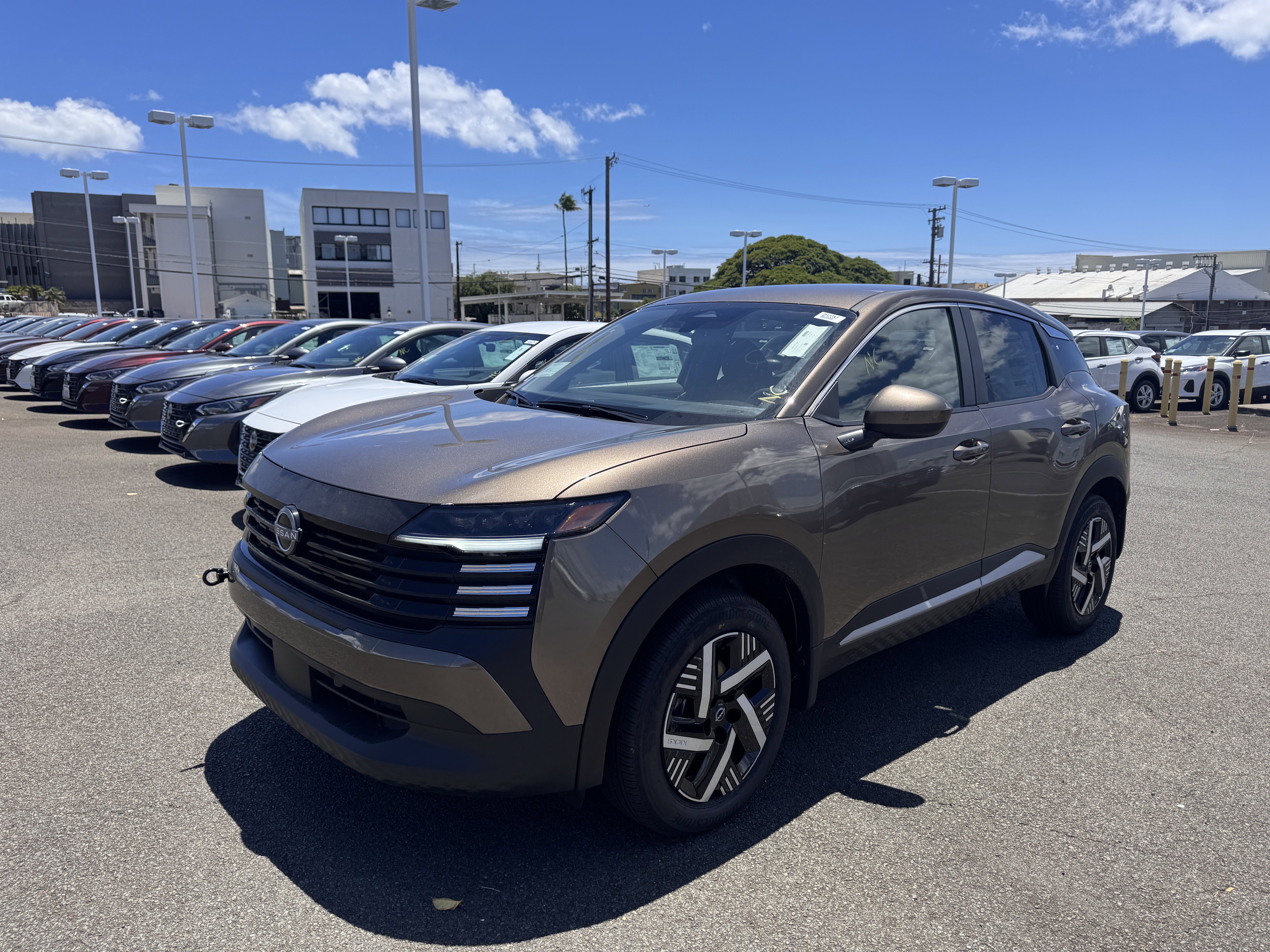 New 2025 Nissan Kicks SV
