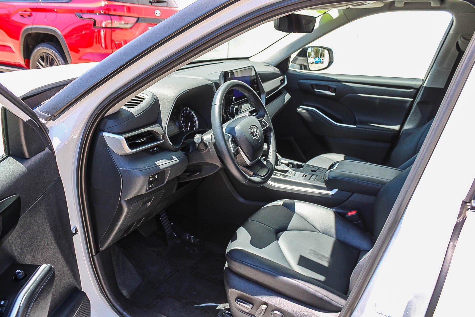 Certified 2026 Toyota Highlander XLE AWD/4WD image 19
