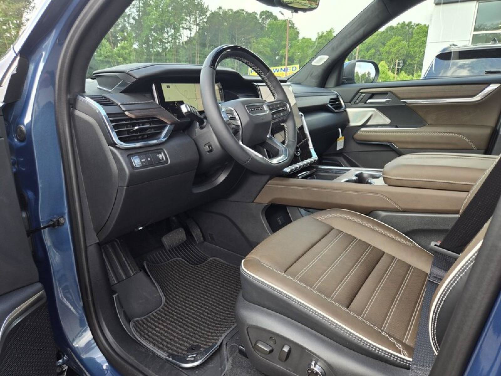 New 2026 GMC Acadia Denali Ultimate w/ LPO, Floor Liner Package FWD image 21