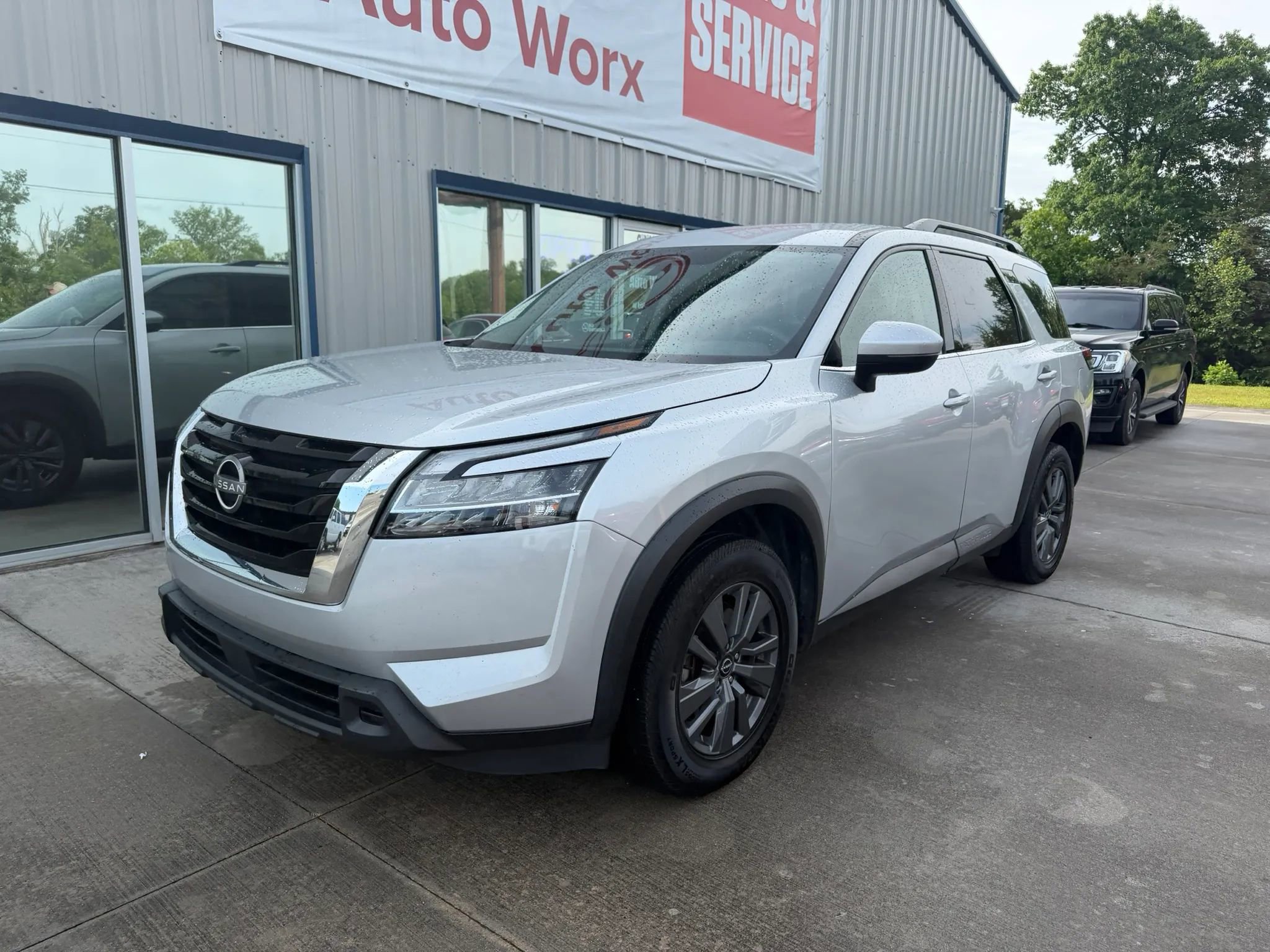 Used 2022 Nissan Pathfinder SV AWD/4WD image 32