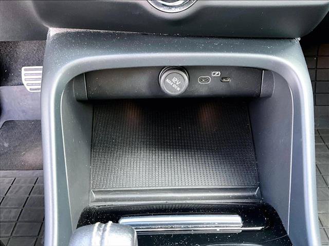 Used 2021 Volvo XC40 P8 Recharge w/ Protection Package Premier AWD/4WD image 26