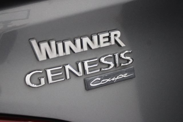 Used 2011 Hyundai Genesis 2.0T RWD image 9
