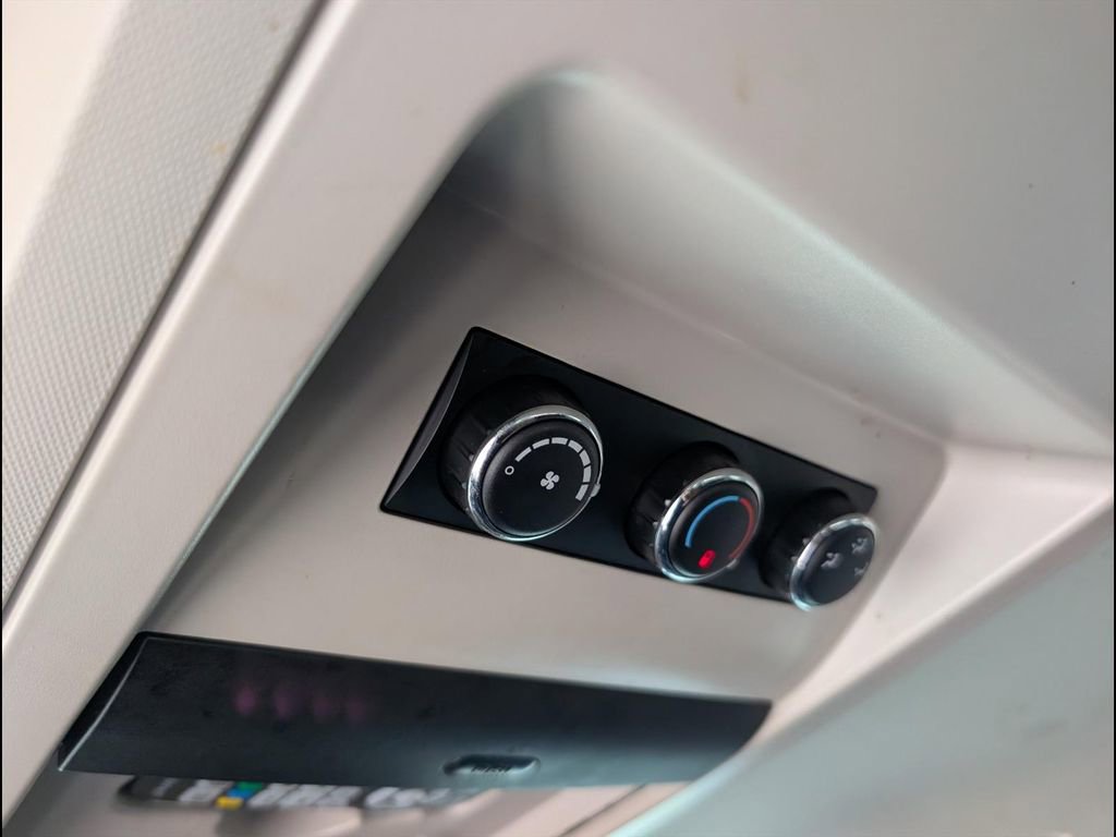 Used 2018 Dodge Grand Caravan SE FWD image 20