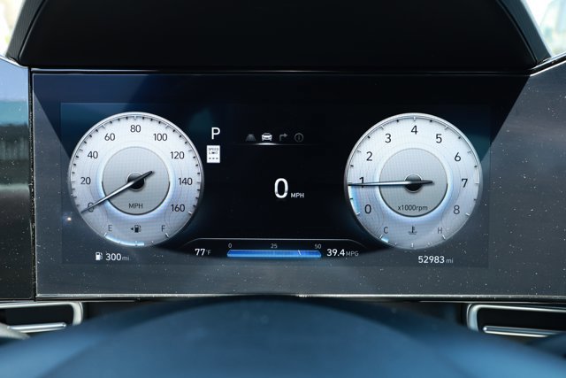 Used 2024 Hyundai Elantra SEL FWD image 9