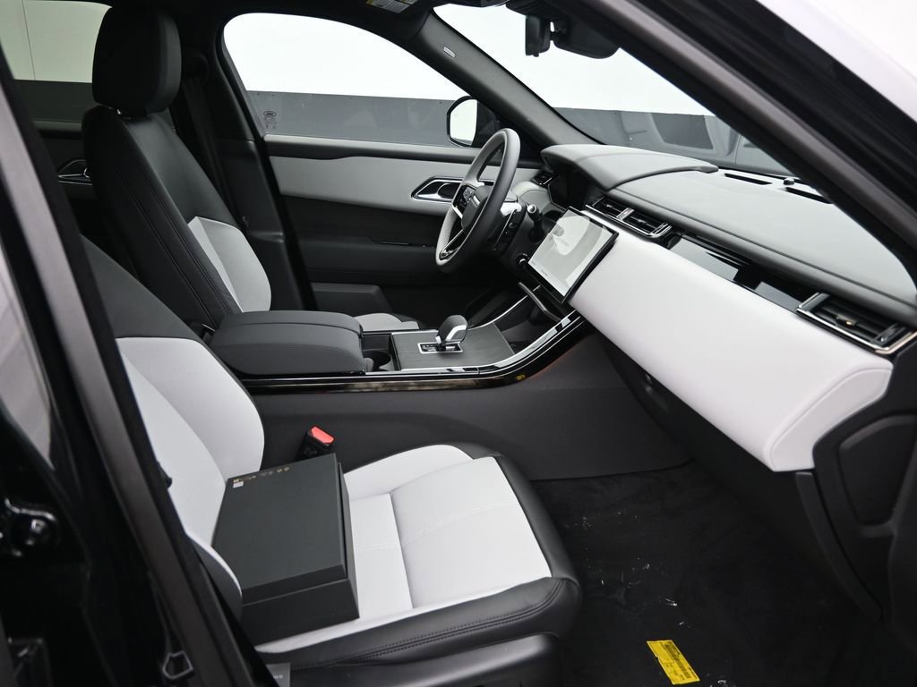 Used 2026 Land Rover Range Rover Velar Dynamic SE image 5