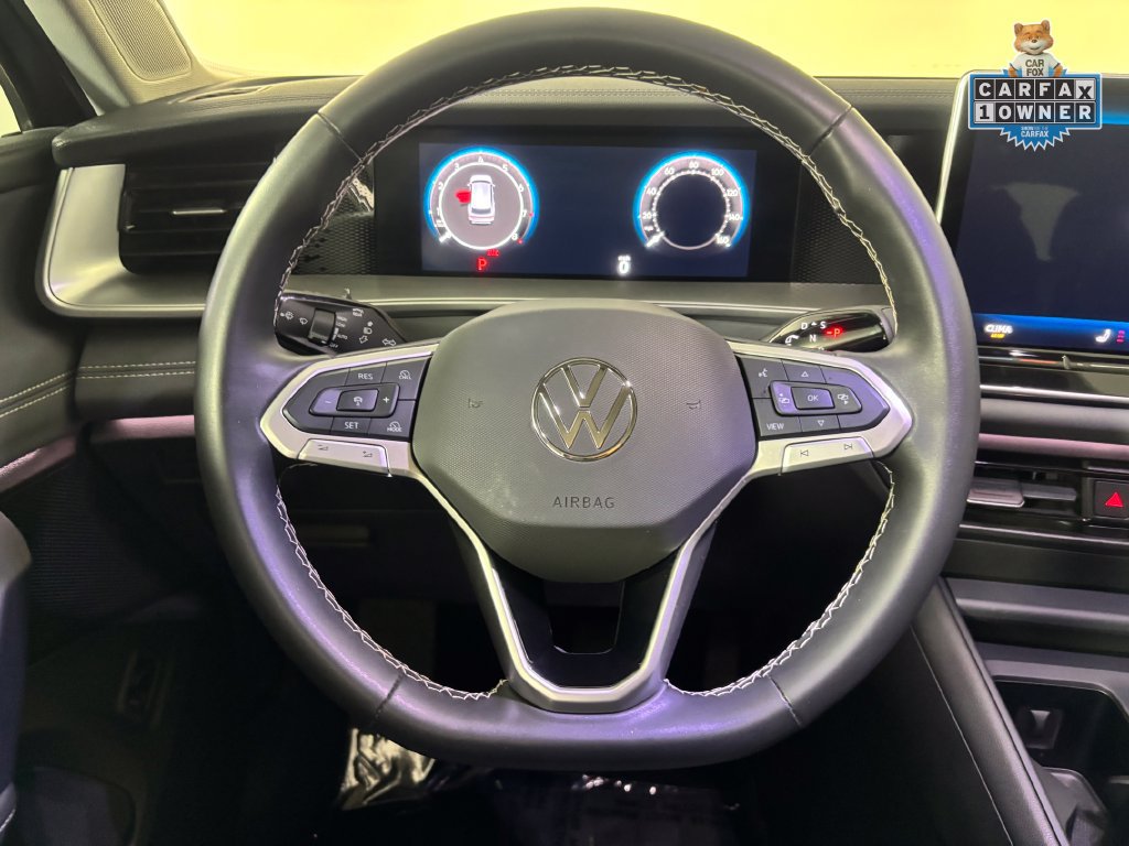 Used 2025 Volkswagen Tiguan SE AWD/4WD image 16