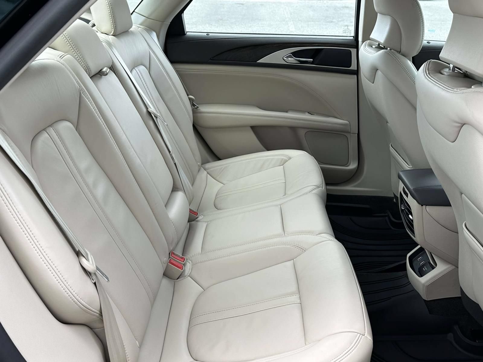 Used 2018 Lincoln MKZ Select w/ Select Plus Package FWD image 14