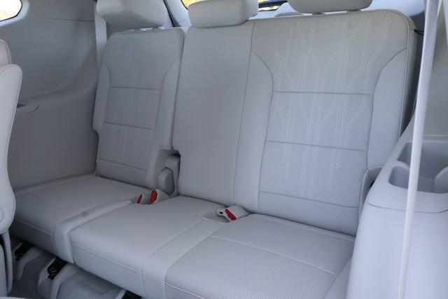 New 2026 Buick Enclave Avenir w/ Super Cruise Package FWD image 14