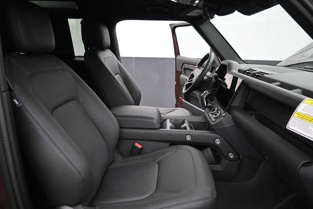 New 2026 Land Rover Defender 90 X-Dynamic SE AWD/4WD image 5