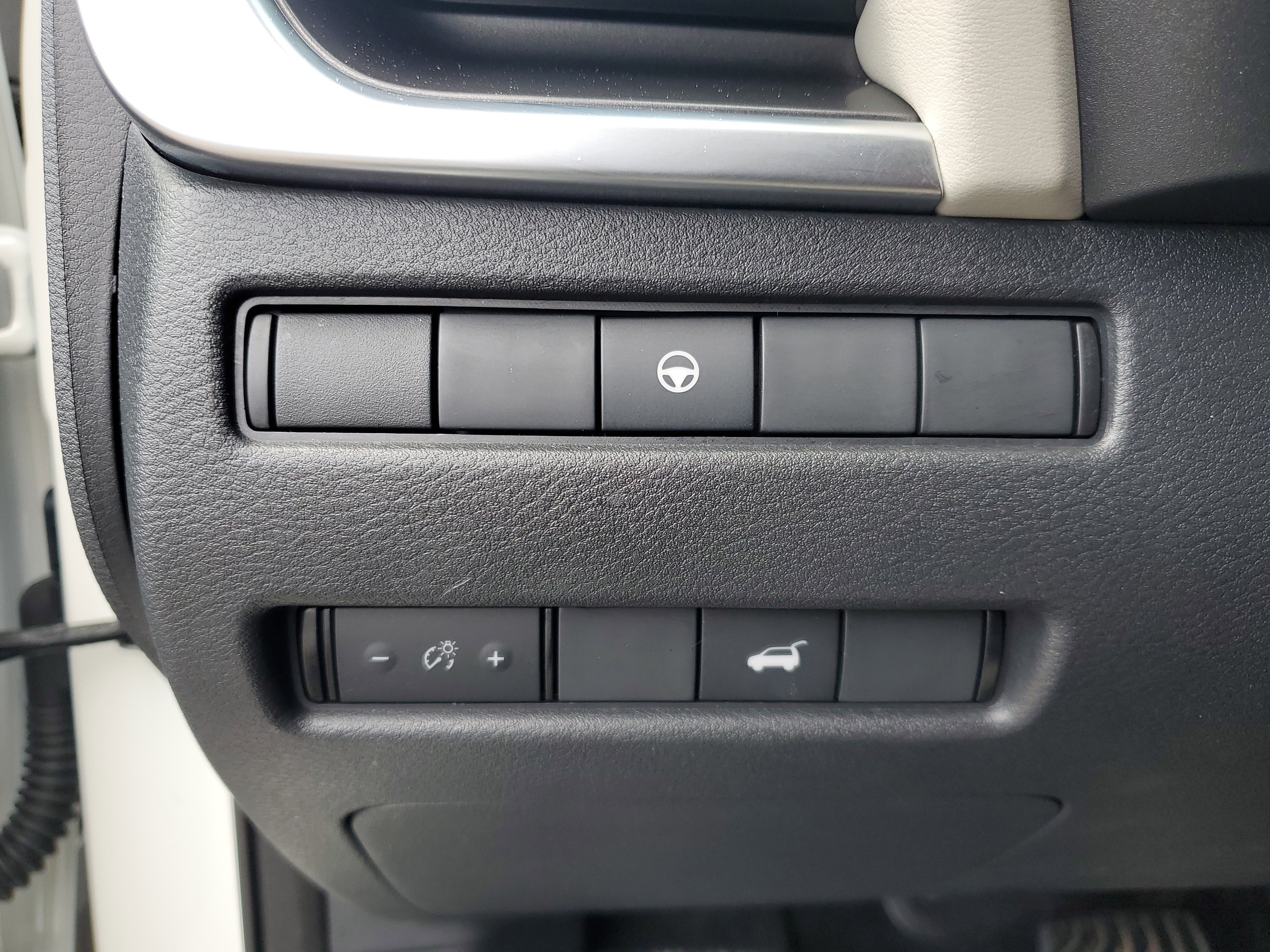 Certified 2022 Nissan Rogue SV w/ SV Premium Package image 28