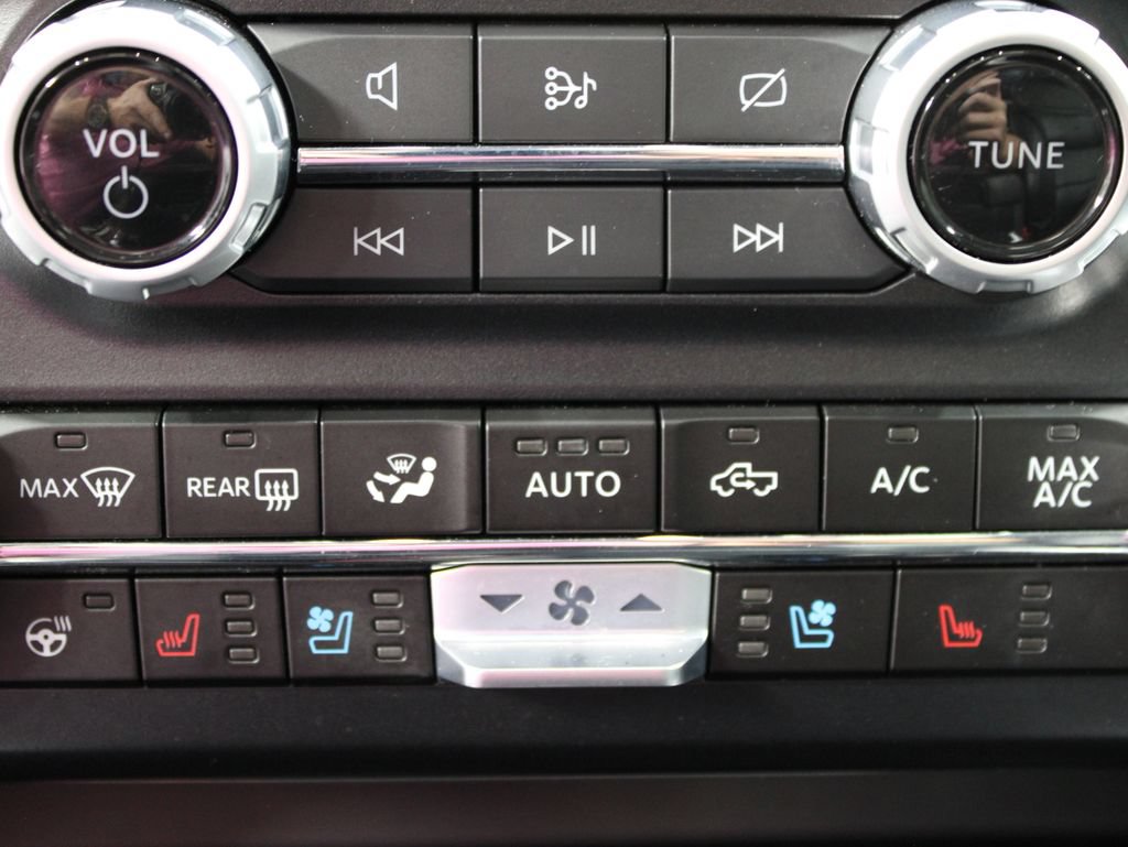 Used 2024 Ford F250 Lariat w/ Lariat Ultimate Package AWD/4WD image 76