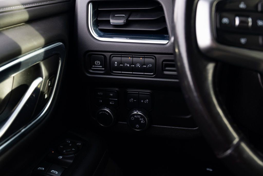 Used 2021 Chevrolet Suburban LT AWD/4WD image 12