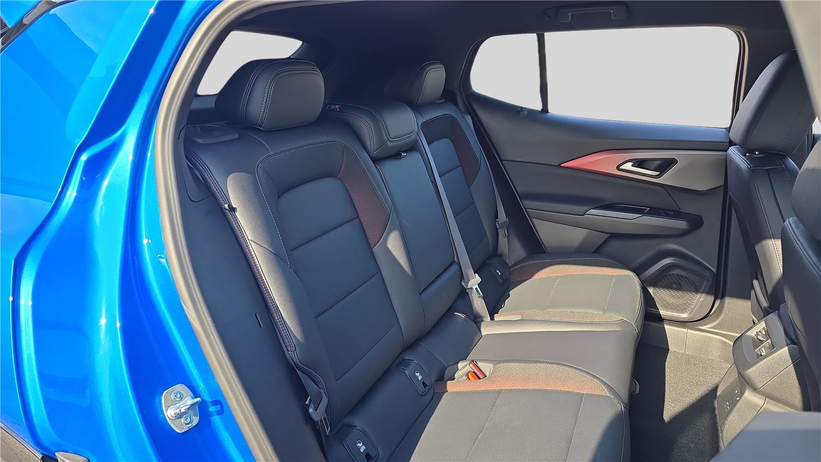 Used 2025 Chevrolet Equinox EV RS w/ Convenience Package II AWD/4WD image 17