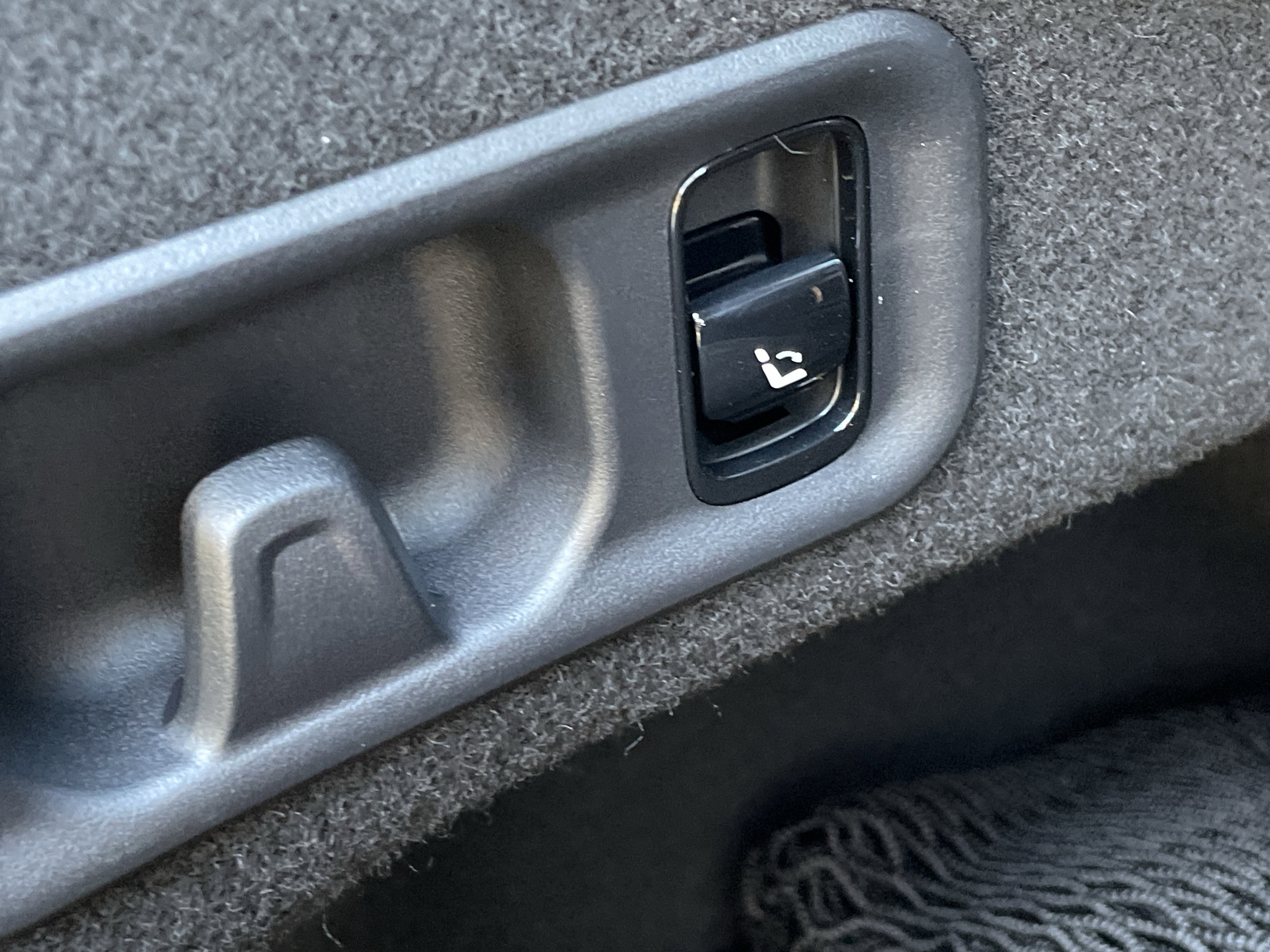 New 2026 Mercedes-Benz E 350 4MATIC Sedan image 10