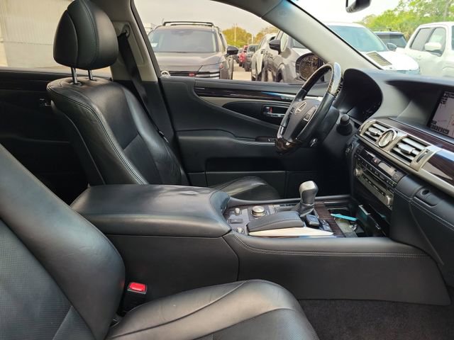 Used 2015 Lexus LS 460 w/ Comfort Package image 33