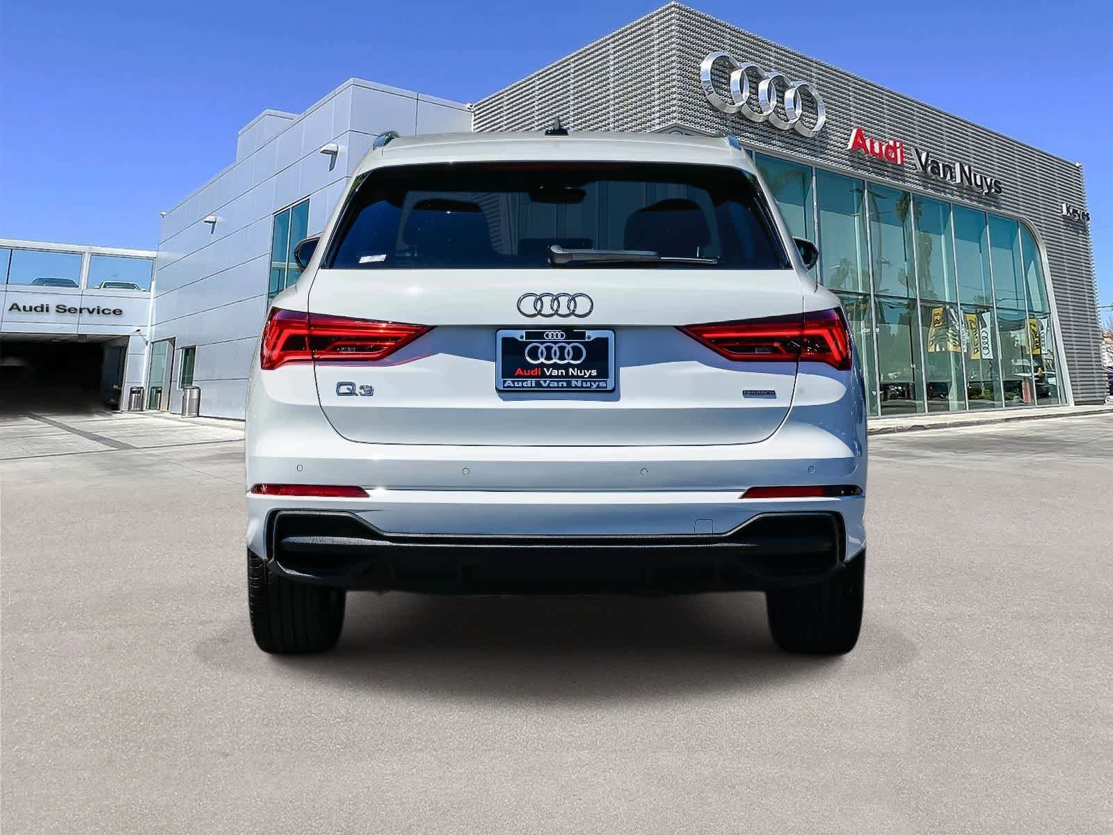 Used 2023 Audi Q3 2.0T Premium w/ Convenience Package AWD/4WD image 3